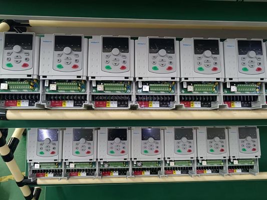 Guter Preis Professionelle Variable Frequency Drive Energieeffizienz hohe Präzision für die Motorgeschwindigkeit Online
